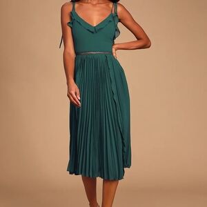 Lulu's Green Pleated Midi Sundress for Wedding Guest